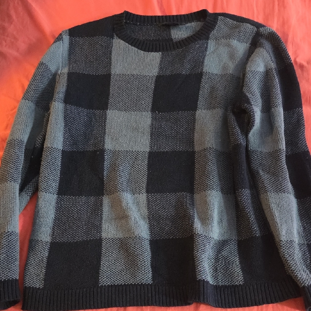 Pendleton Men's Blue and Black Checkered Crewneck Sweater